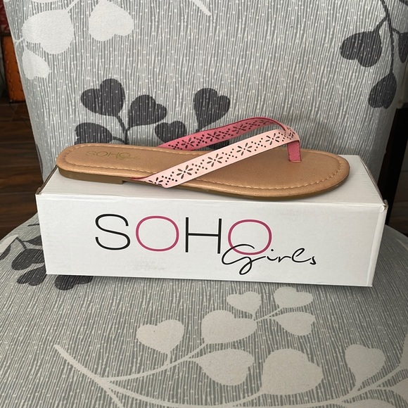 Soho girls blush colored sandals New in box. Size 9 womens - Picture 1 of 4